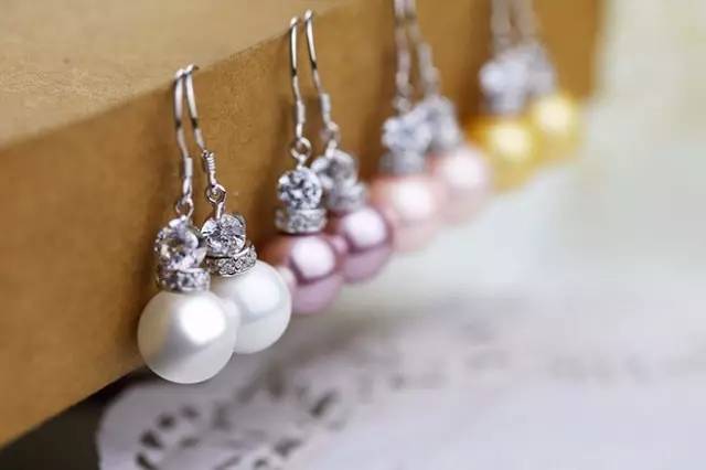 珍世缘珠宝七夕聚惠 璀璨珠宝与精致化妆品，演绎浪漫双倍惊喜